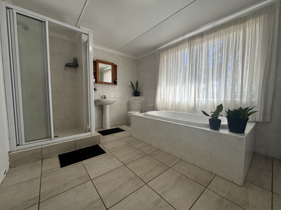 3 Bedroom Property for Sale in Waterfall KwaZulu-Natal