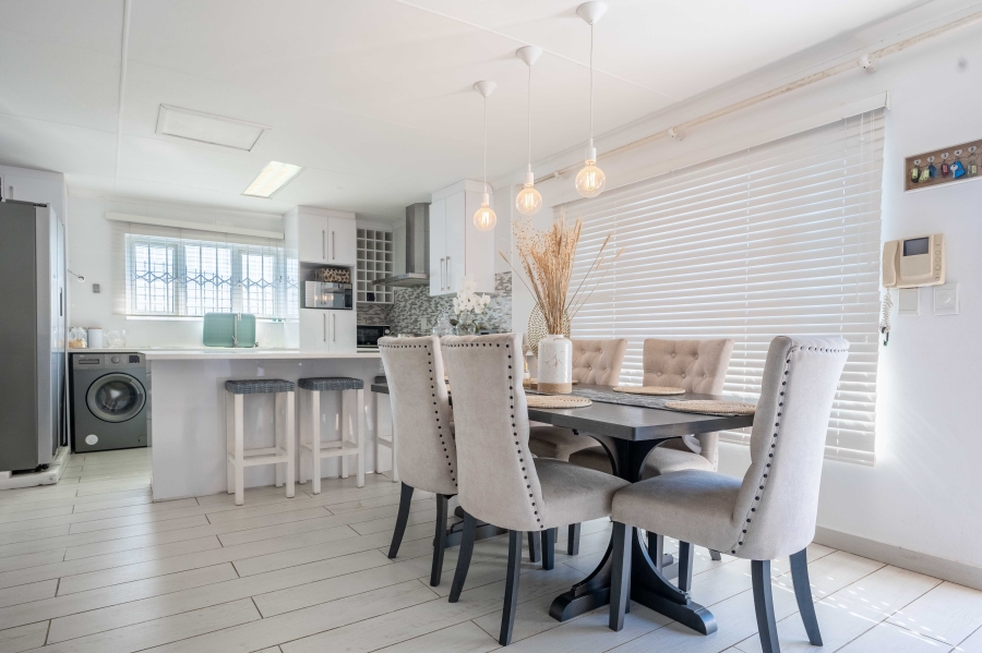3 Bedroom Property for Sale in Amanzimtoti KwaZulu-Natal