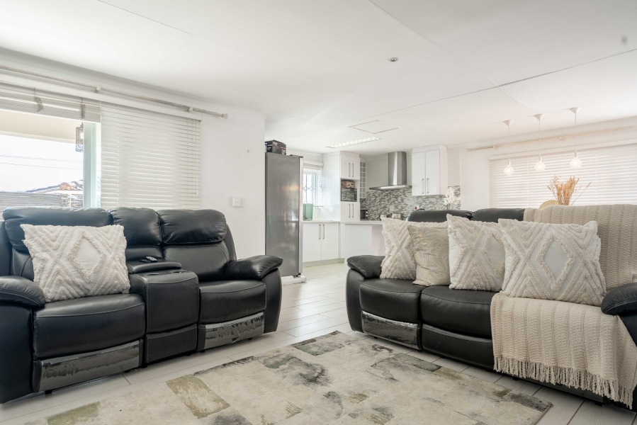3 Bedroom Property for Sale in Amanzimtoti KwaZulu-Natal