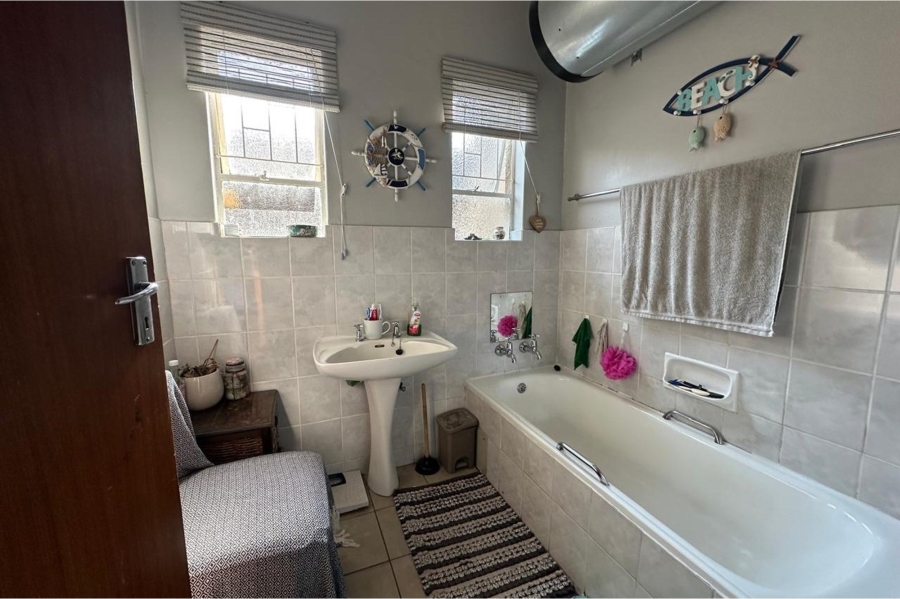 3 Bedroom Property for Sale in Sunnyridge KwaZulu-Natal