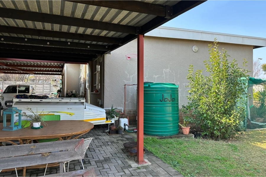 3 Bedroom Property for Sale in Sunnyridge KwaZulu-Natal