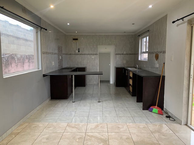 To Let 2 Bedroom Property for Rent in Queensburgh KwaZulu-Natal