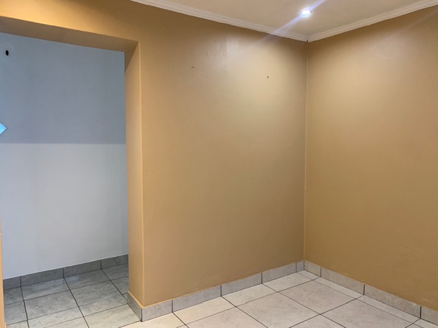 To Let 2 Bedroom Property for Rent in Queensburgh KwaZulu-Natal