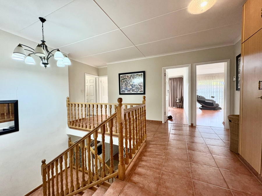 5 Bedroom Property for Sale in Sheffield Beach KwaZulu-Natal