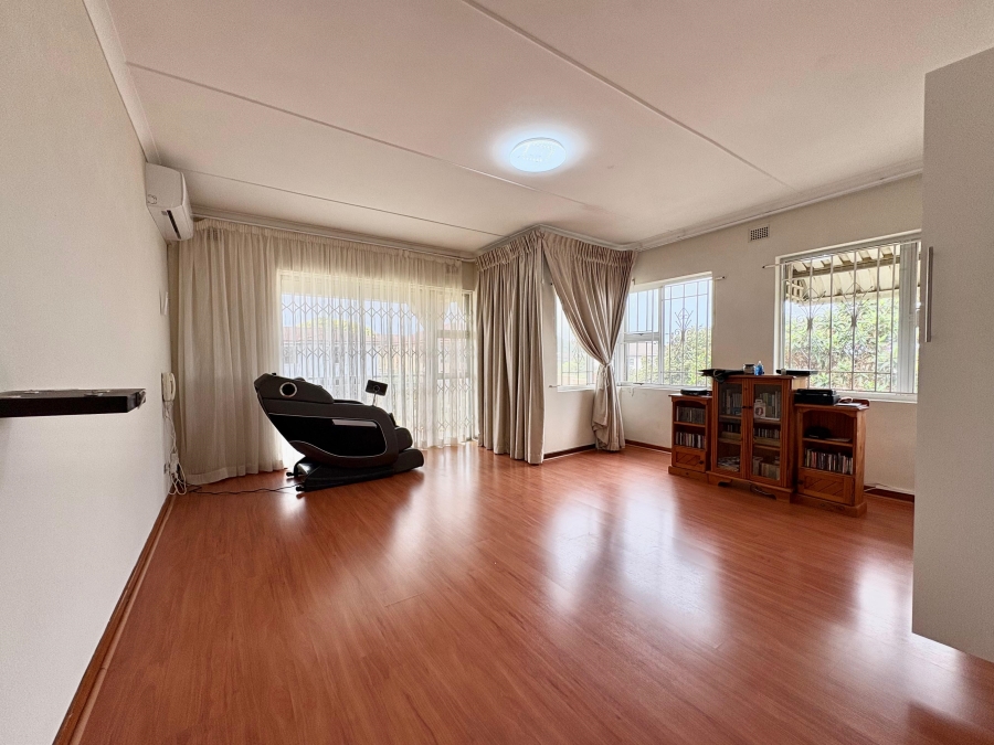 5 Bedroom Property for Sale in Sheffield Beach KwaZulu-Natal