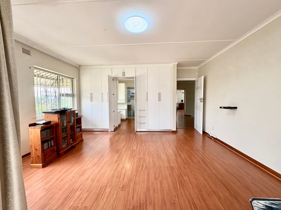 5 Bedroom Property for Sale in Sheffield Beach KwaZulu-Natal