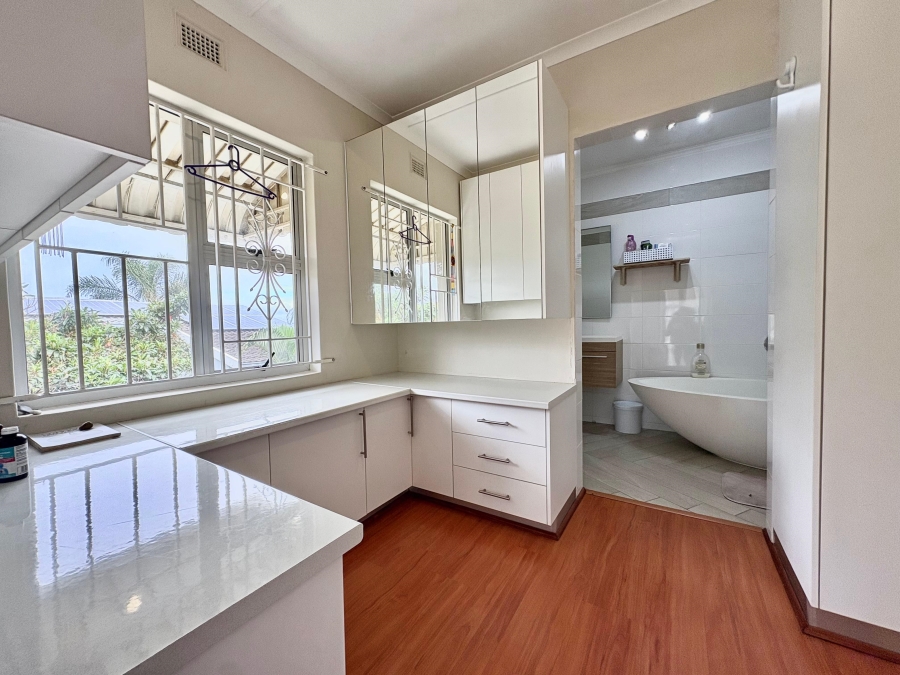 5 Bedroom Property for Sale in Sheffield Beach KwaZulu-Natal