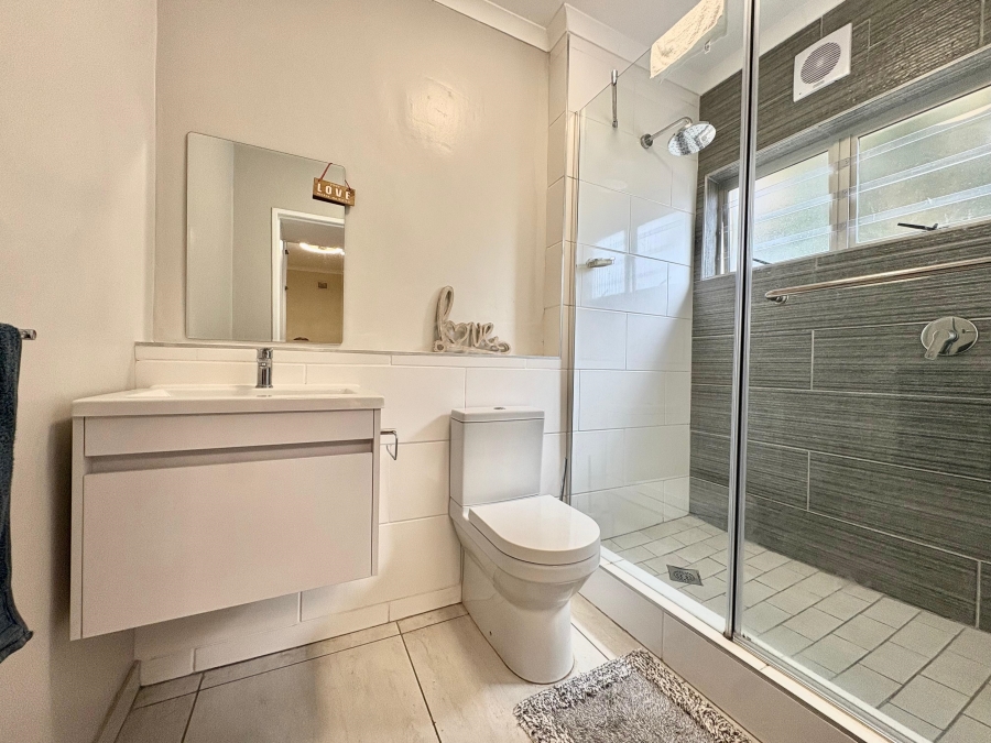 5 Bedroom Property for Sale in Sheffield Beach KwaZulu-Natal