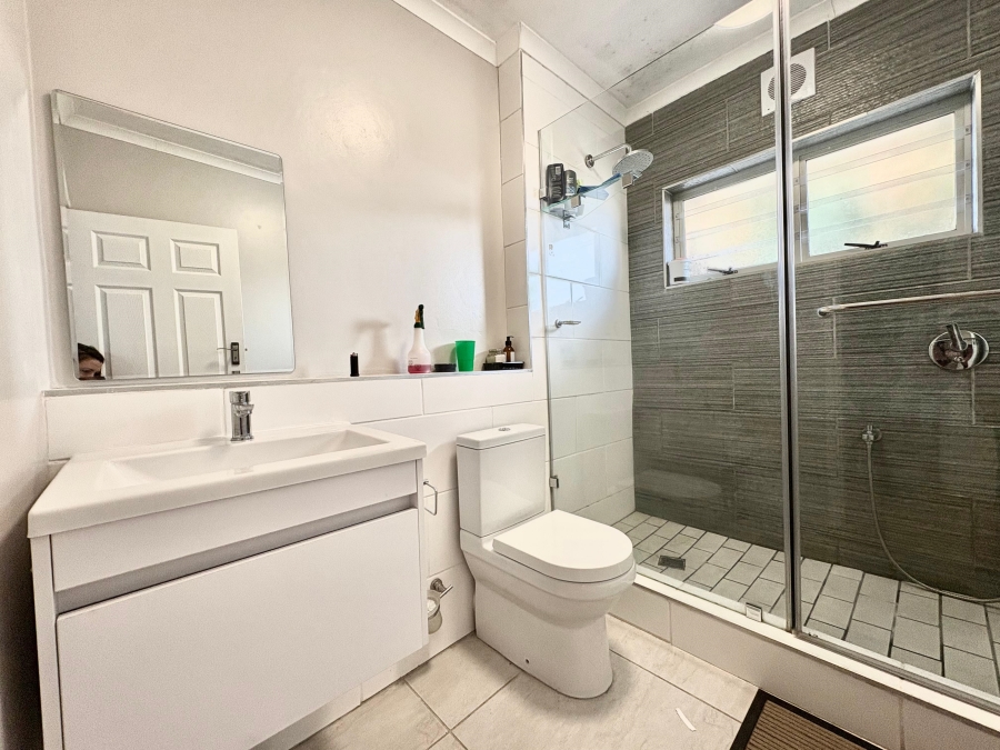 5 Bedroom Property for Sale in Sheffield Beach KwaZulu-Natal