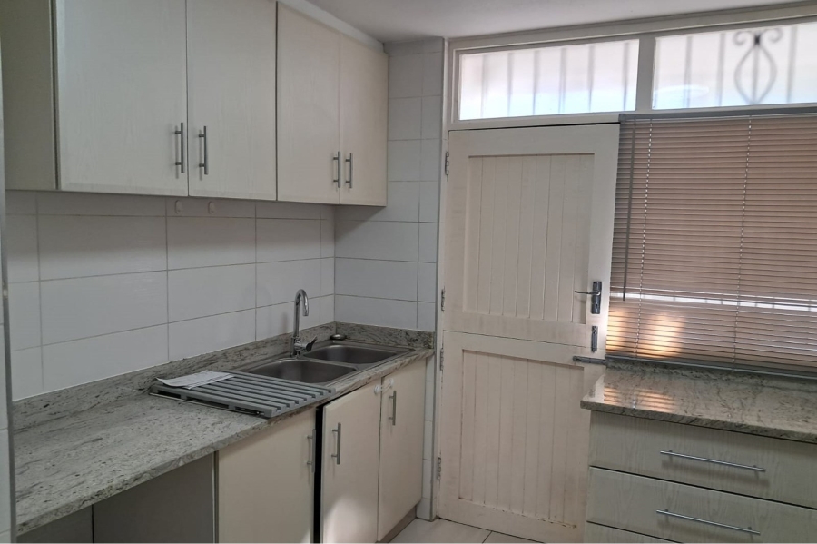 To Let 2 Bedroom Property for Rent in Essenwood KwaZulu-Natal