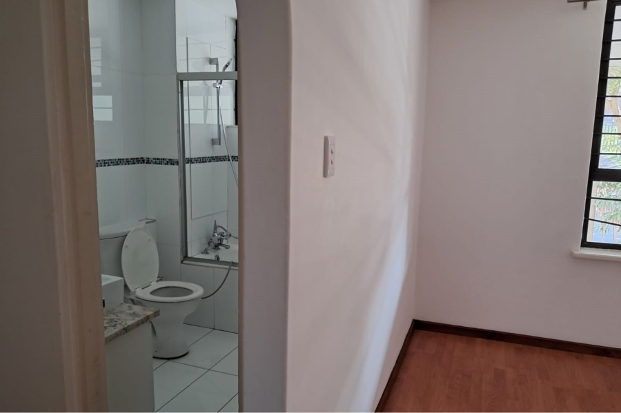 To Let 2 Bedroom Property for Rent in Essenwood KwaZulu-Natal