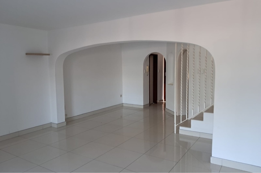 To Let 2 Bedroom Property for Rent in Essenwood KwaZulu-Natal