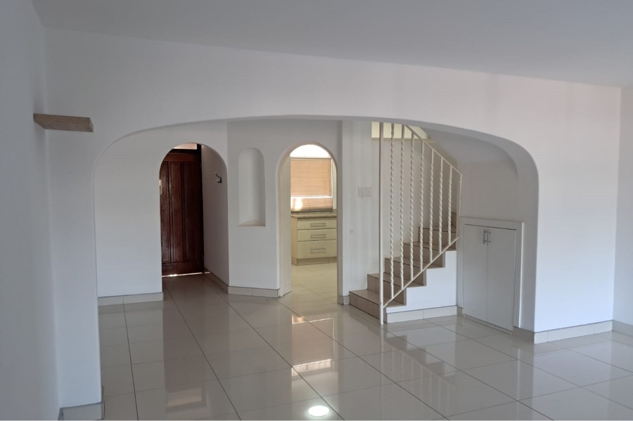 To Let 2 Bedroom Property for Rent in Essenwood KwaZulu-Natal