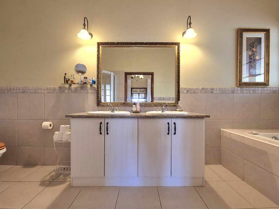 5 Bedroom Property for Sale in Ballito Central KwaZulu-Natal