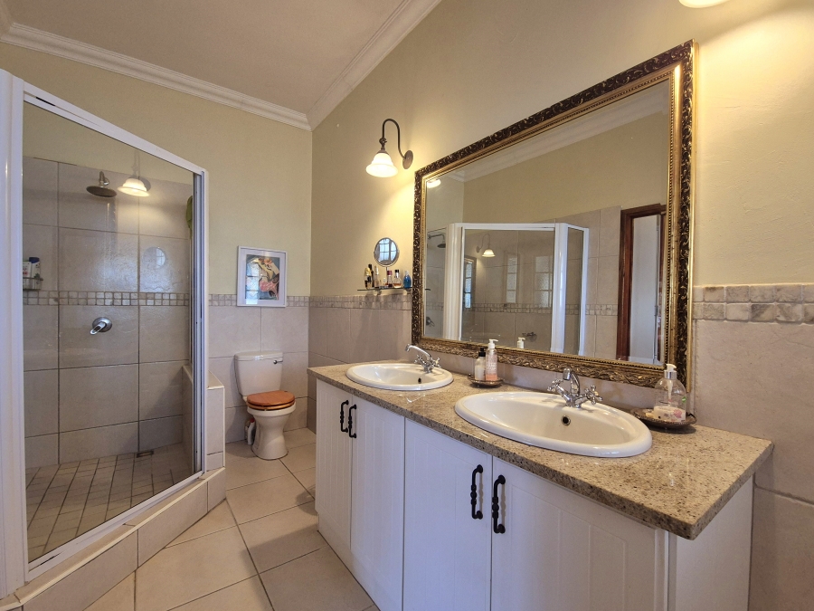 5 Bedroom Property for Sale in Ballito Central KwaZulu-Natal