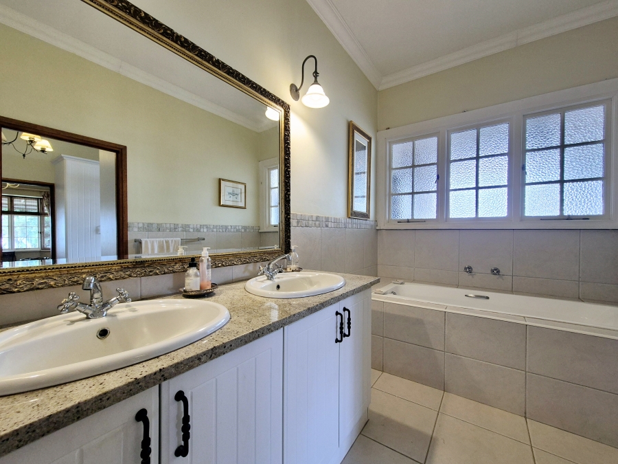 5 Bedroom Property for Sale in Ballito Central KwaZulu-Natal