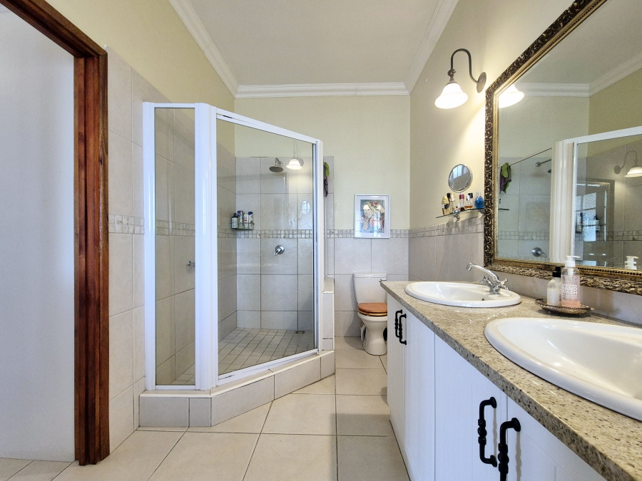 5 Bedroom Property for Sale in Ballito Central KwaZulu-Natal