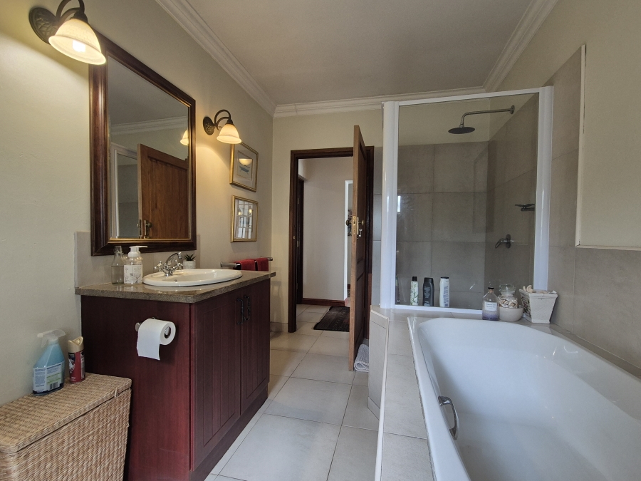 5 Bedroom Property for Sale in Ballito Central KwaZulu-Natal