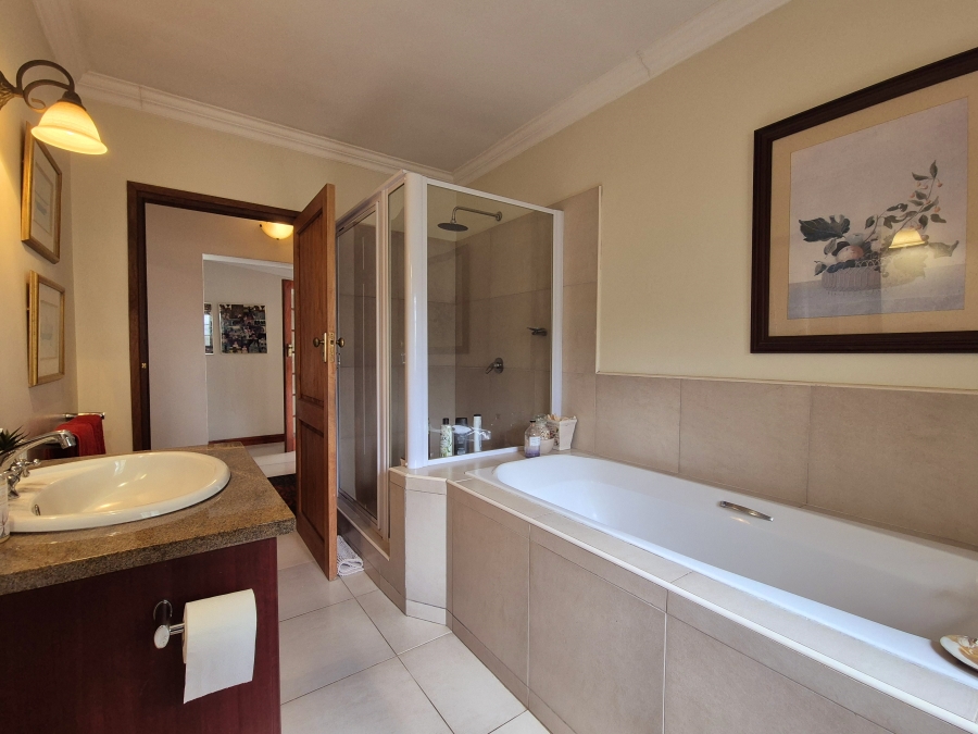 5 Bedroom Property for Sale in Ballito Central KwaZulu-Natal