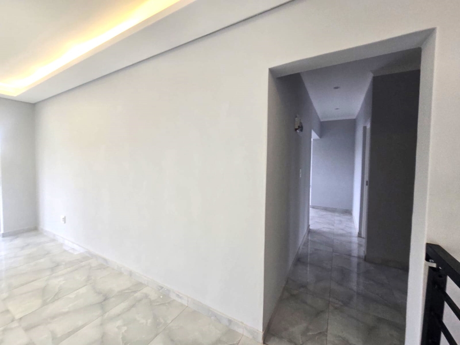 To Let 2 Bedroom Property for Rent in Somerset Park KwaZulu-Natal