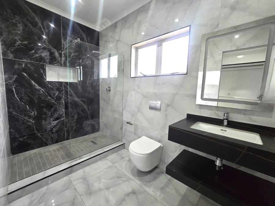 To Let 2 Bedroom Property for Rent in Somerset Park KwaZulu-Natal
