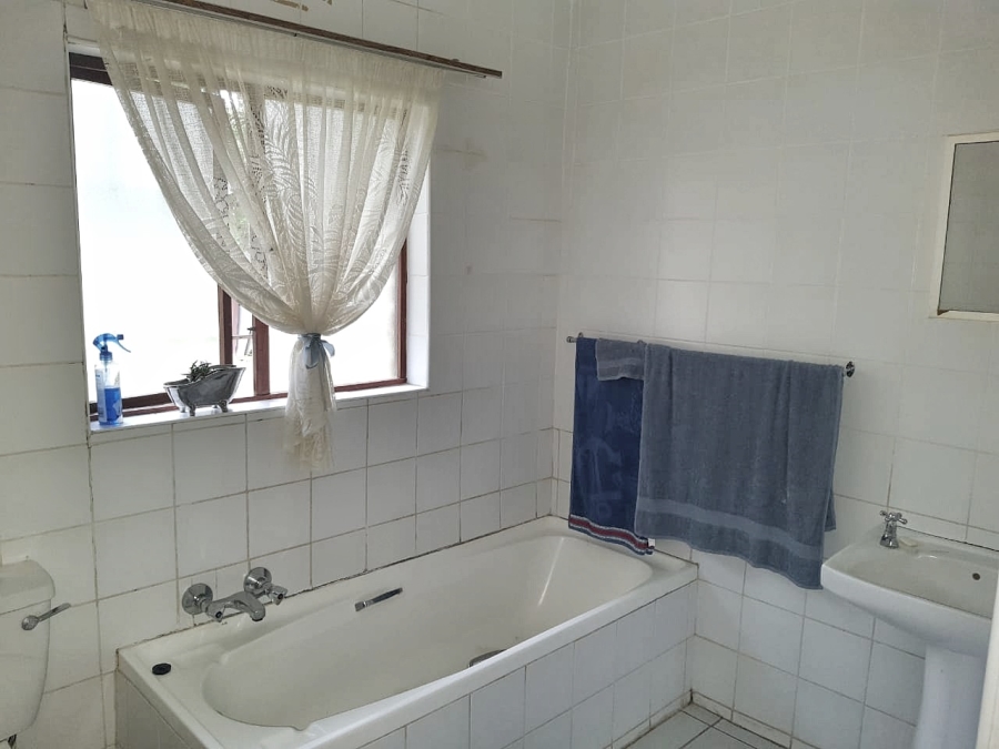 To Let 4 Bedroom Property for Rent in Kwambonambi KwaZulu-Natal