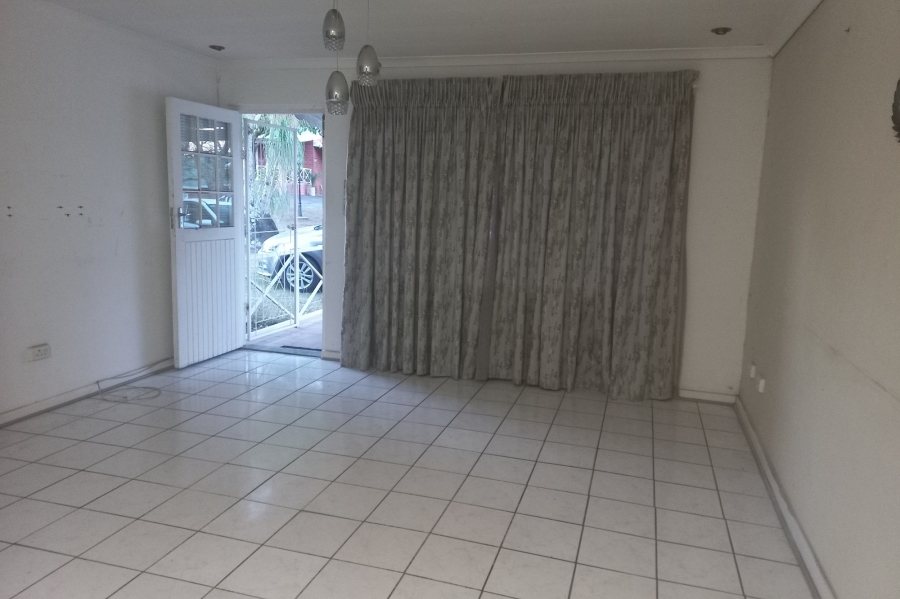 2 Bedroom Property for Sale in Amanzimtoti KwaZulu-Natal