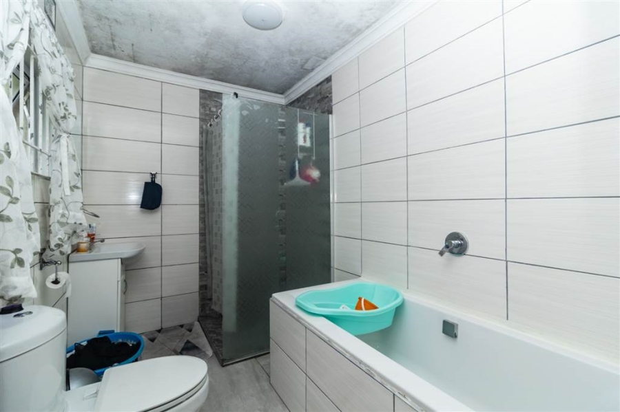 4 Bedroom Property for Sale in Leisure Bay KwaZulu-Natal
