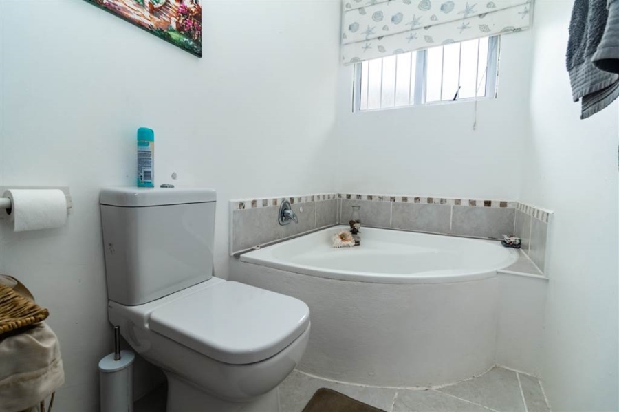 4 Bedroom Property for Sale in Leisure Bay KwaZulu-Natal