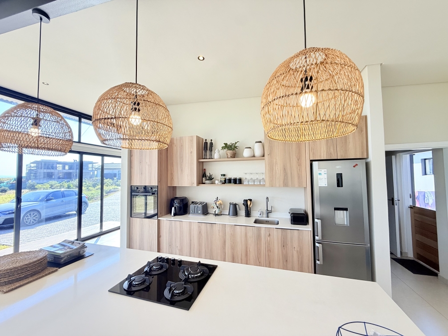 To Let 4 Bedroom Property for Rent in Sheffield Beach KwaZulu-Natal