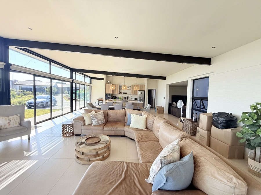 To Let 4 Bedroom Property for Rent in Sheffield Beach KwaZulu-Natal