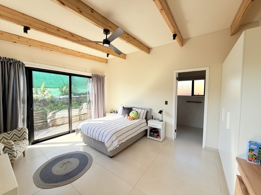 To Let 4 Bedroom Property for Rent in Sheffield Beach KwaZulu-Natal