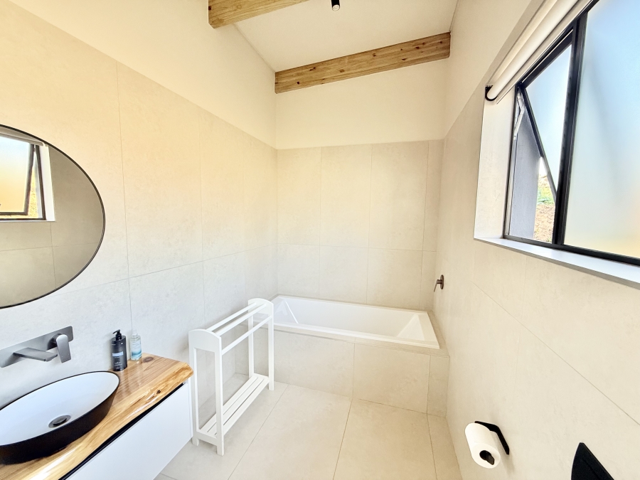 To Let 4 Bedroom Property for Rent in Sheffield Beach KwaZulu-Natal