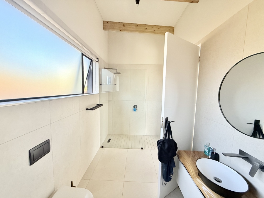 To Let 4 Bedroom Property for Rent in Sheffield Beach KwaZulu-Natal