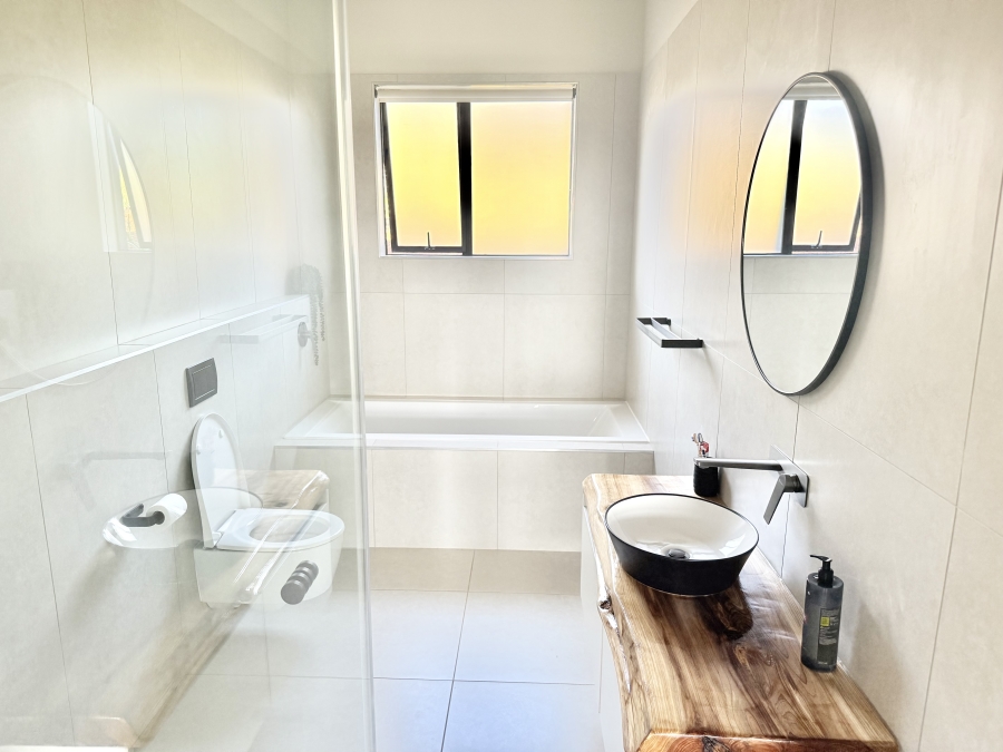 To Let 4 Bedroom Property for Rent in Sheffield Beach KwaZulu-Natal