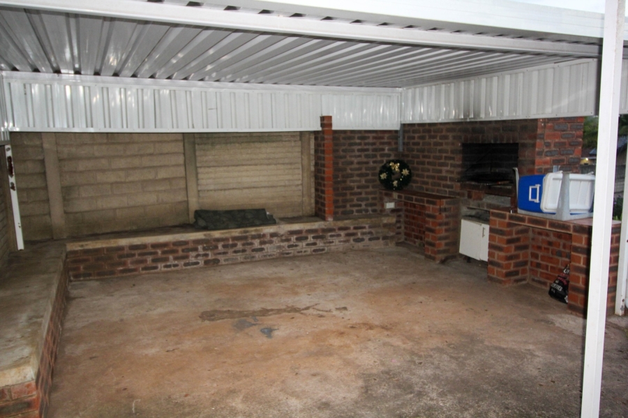 3 Bedroom Property for Sale in Ocean View KwaZulu-Natal