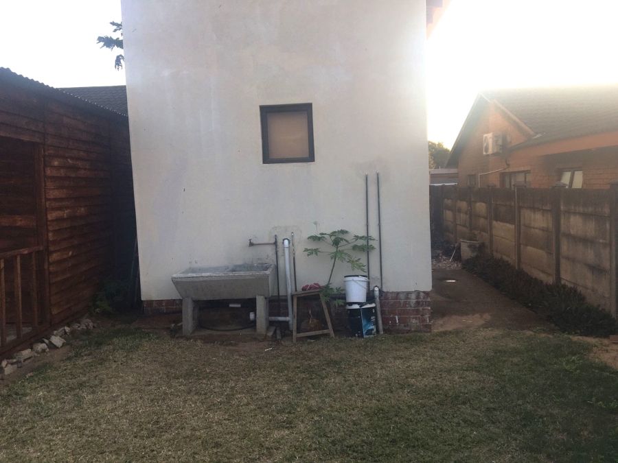 To Let 1 Bedroom Property for Rent in Birdswood KwaZulu-Natal