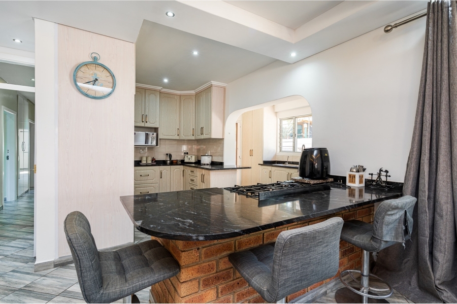 4 Bedroom Property for Sale in Cowies Hill Park KwaZulu-Natal