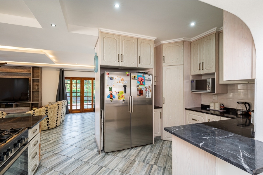 4 Bedroom Property for Sale in Cowies Hill Park KwaZulu-Natal