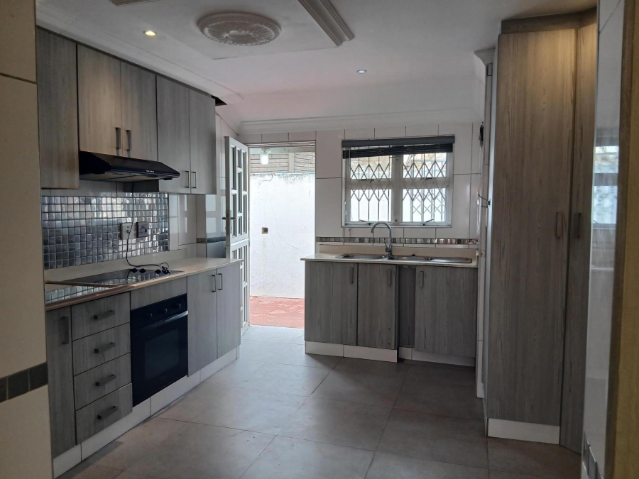 To Let 3 Bedroom Property for Rent in Bluff KwaZulu-Natal