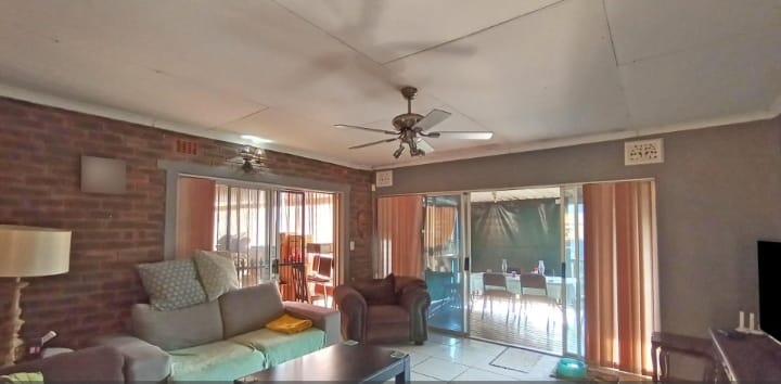 3 Bedroom Property for Sale in Amanzimtoti KwaZulu-Natal