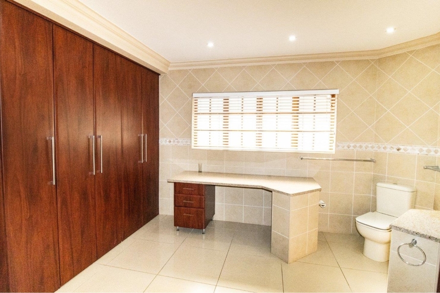 4 Bedroom Property for Sale in Deepdale KwaZulu-Natal