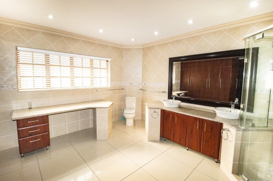 4 Bedroom Property for Sale in Deepdale KwaZulu-Natal