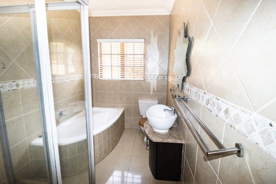 4 Bedroom Property for Sale in Deepdale KwaZulu-Natal