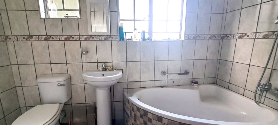 To Let 2 Bedroom Property for Rent in Malvern KwaZulu-Natal