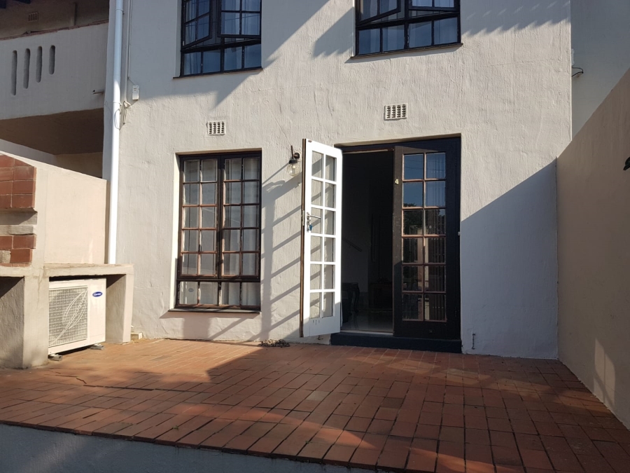 To Let 2 Bedroom Property for Rent in Umhlanga KwaZulu-Natal