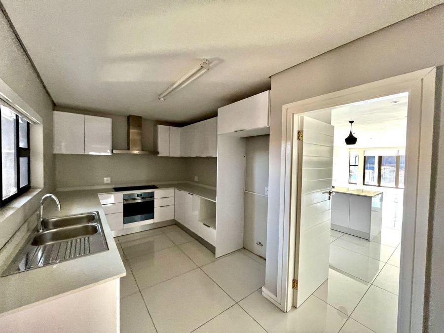 6 Bedroom Property for Sale in Izinga Estate KwaZulu-Natal