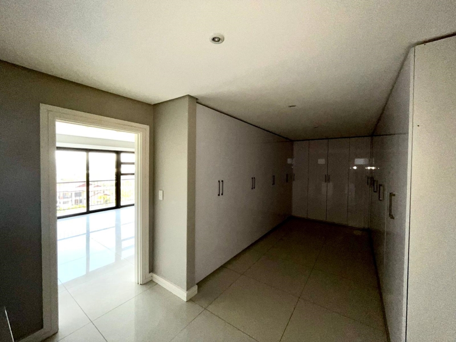6 Bedroom Property for Sale in Izinga Estate KwaZulu-Natal
