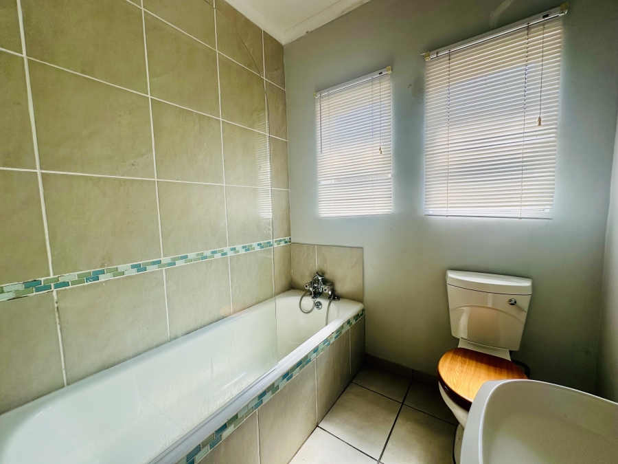 To Let 4 Bedroom Property for Rent in Meer En See KwaZulu-Natal
