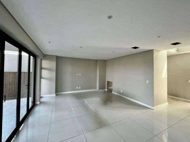 To Let 5 Bedroom Property for Rent in Izinga Estate KwaZulu-Natal